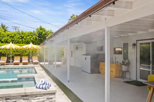 The Yellow Retreat — 4-Star Luxury Hotel in Palm Springs, United States