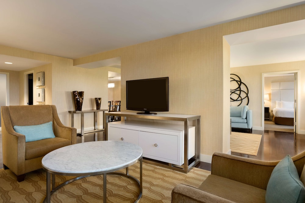 Embassy Suites by Hilton Boston Waltham - photo 29