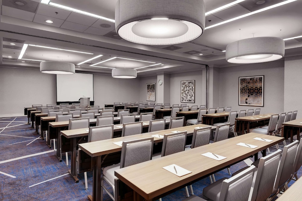 Embassy Suites by Hilton Raleigh Crabtree - photo 58