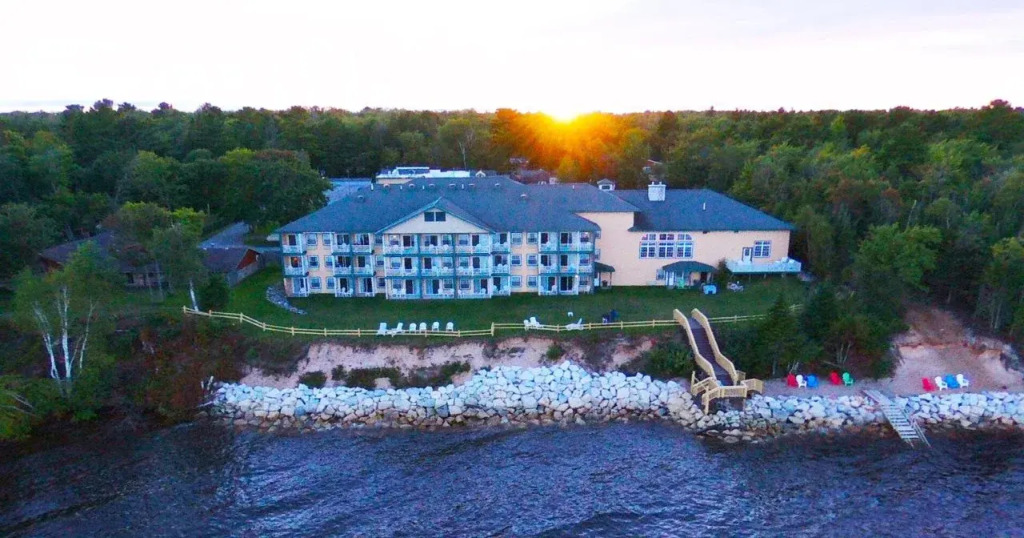 Magnuson Grand Lakefront - photo 30