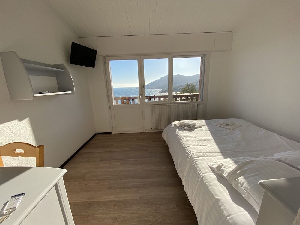 Village Vacances Lou Castelet — hotel in Theoule-Sur-Mer