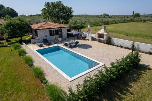 Villa Casa Claudia — 4-Star Luxury Hotel in Novigrad, Croatia