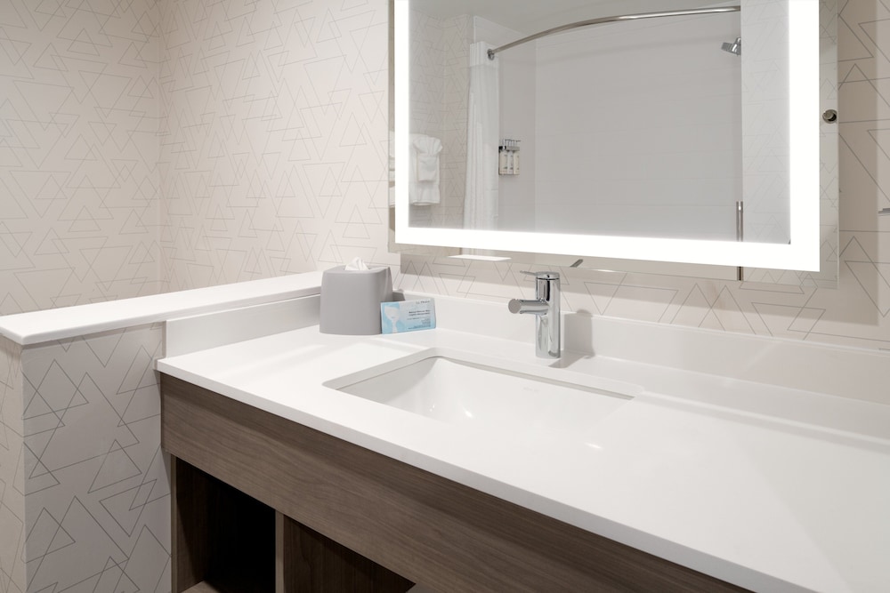 Holiday Inn Express and Suites Hollister by IHG - photo 26