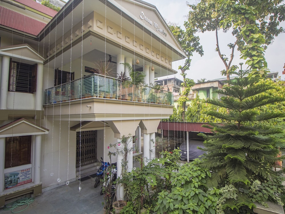 OYO 18811 Dream Mansion in Siliguri, India