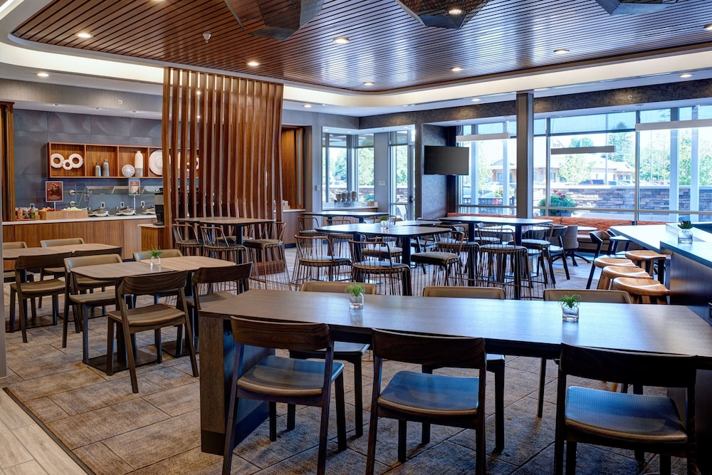 Springhill Suites Grand Rapids West - photo 24