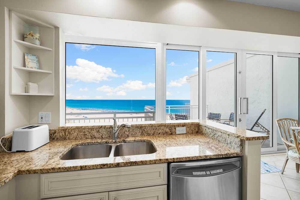 Jamaica Royale Beachfront Tower by Beachside Management - photo 28