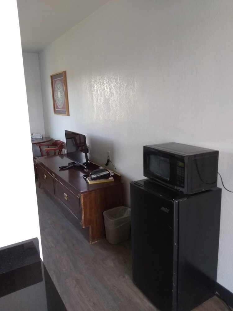American Holiday Mesa Verde Inn - photo 23