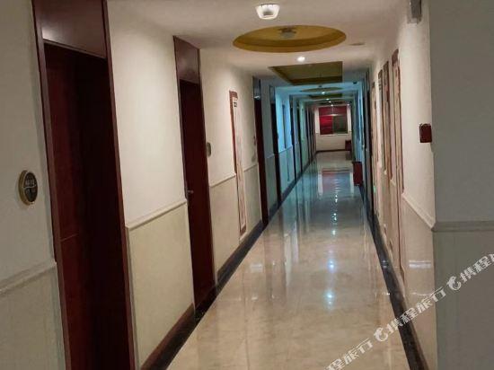 Wugang Junyue Hotel — hotel in Yakou