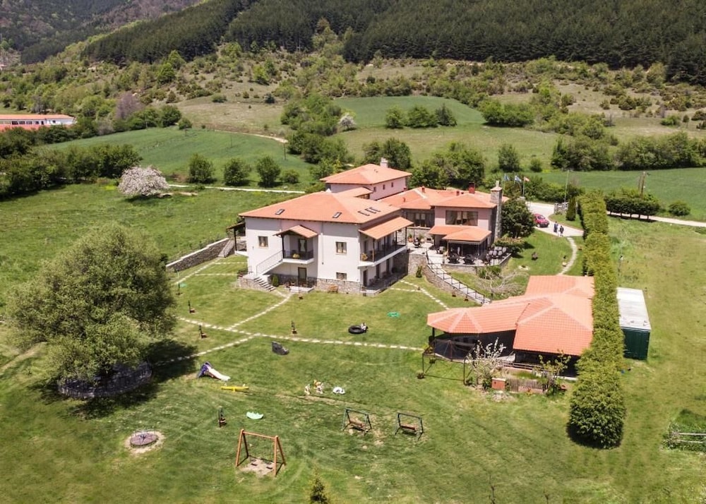 Ktima Giannioti - last minute hotel in Eratyra