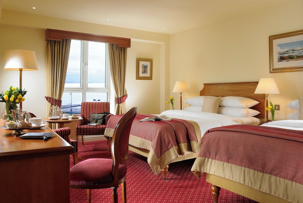 Galway Bay Hotel Conference & Leisure Centre — 4-Star Luxury Hotel in Gaillimh, Republic of Ireland