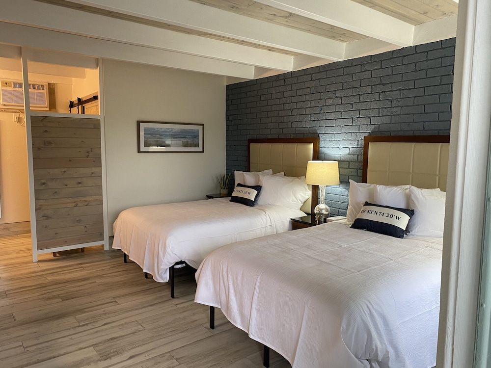 Gulf Coast Inn - photo 9
