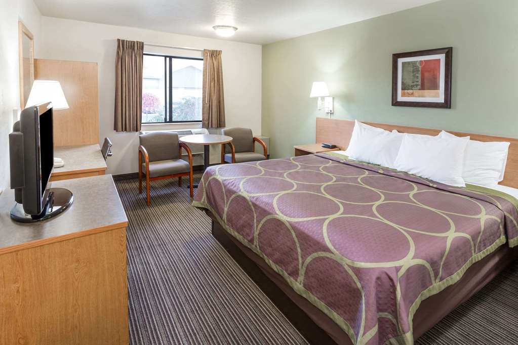 Super 8 by Wyndham Bend - photo 12
