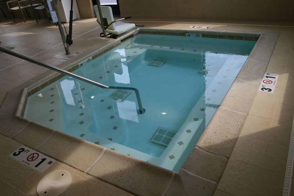 Hampton Inn & Suites Riverton - photo 48