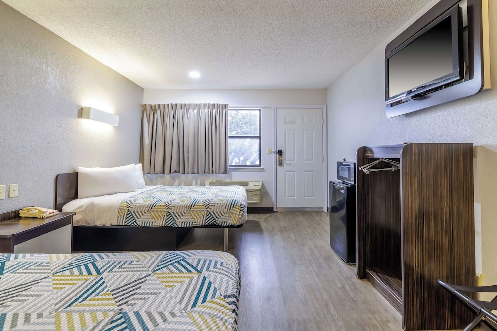 Motel 6 Boerne TX - photo 11