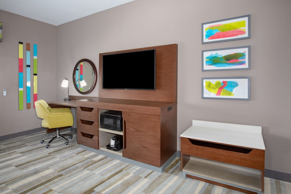 Hampton Inn & Suites Watsonville - photo 28