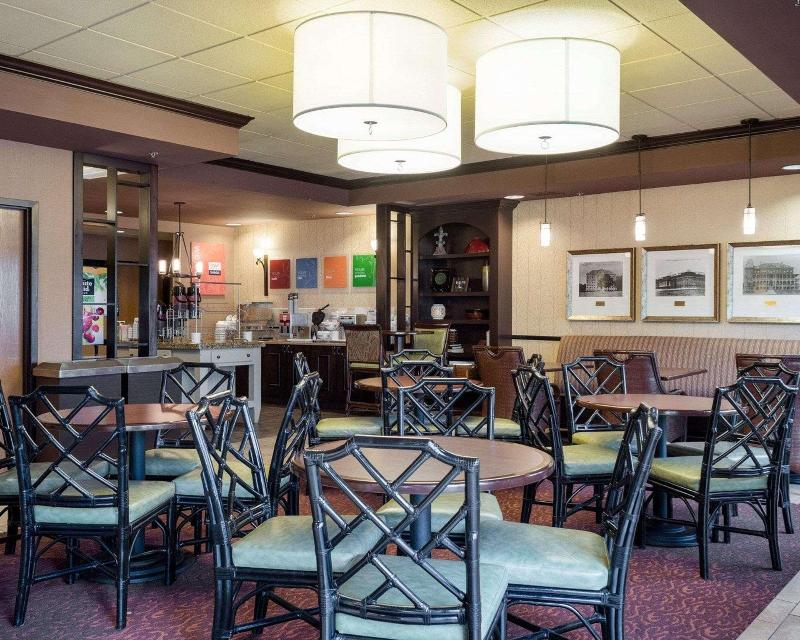 Russell Inn and Suites - photo 24