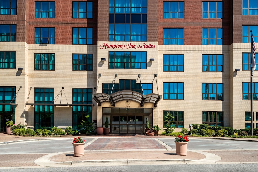 Hampton Inn & Suites National Harbor Alexandria Area - photo 33