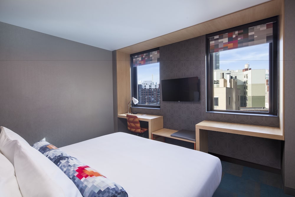 Aloft Long Island City Manhattan View - photo 7