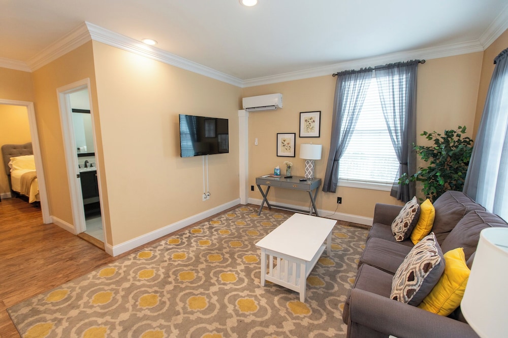 Howard's Creek Inn - photo 27
