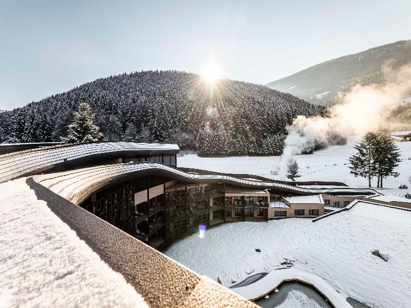 Falkensteiner Family Resort Lido l 4 Star Superior - carbon neutral hotel in Chienes