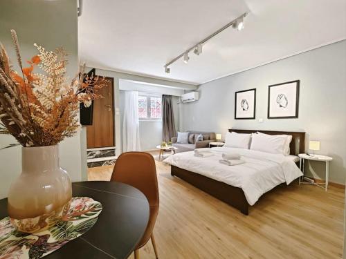 5min Metro Sotiria Iatriko Semi Basement — 4-Star Luxury Hotel in Athens, Greece