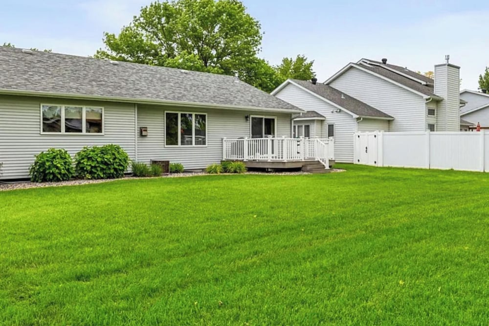 Aircon heating Parking Garden Sleeps 8 — hotel in Moorhead
