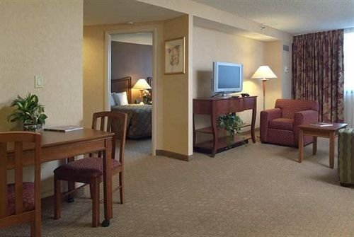 Embassy Suites Cleveland Downtown - photo 4