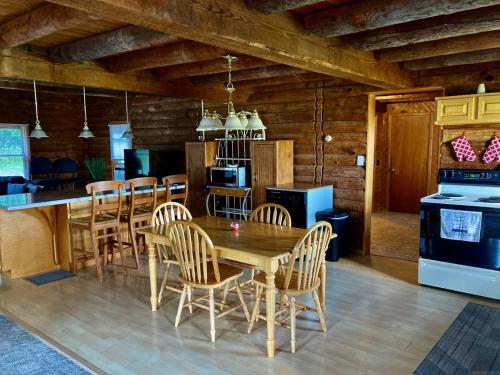 Garden Grove Retreat & Lodging near Pictured Rocks Fayette Trails - photo 13
