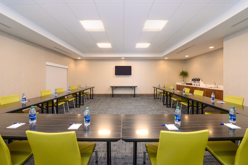Holiday Inn Express & Suites Wildwood The Villages by IHG - photo 66