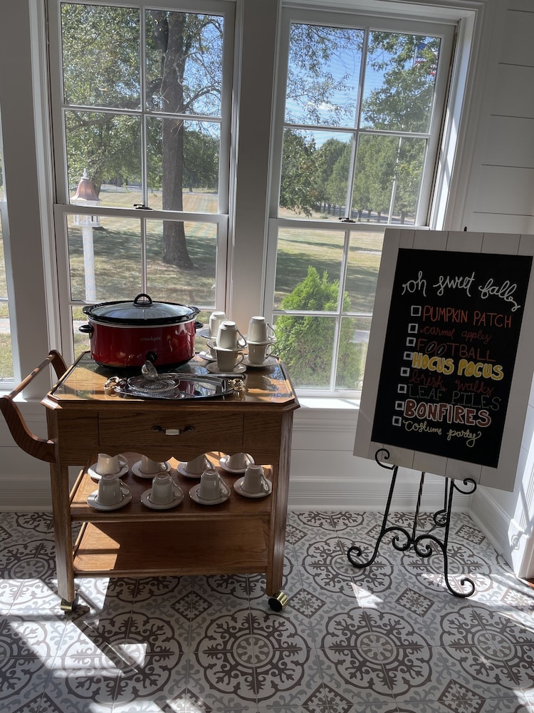 Biddle Point Inn & Event Venue - photo 10