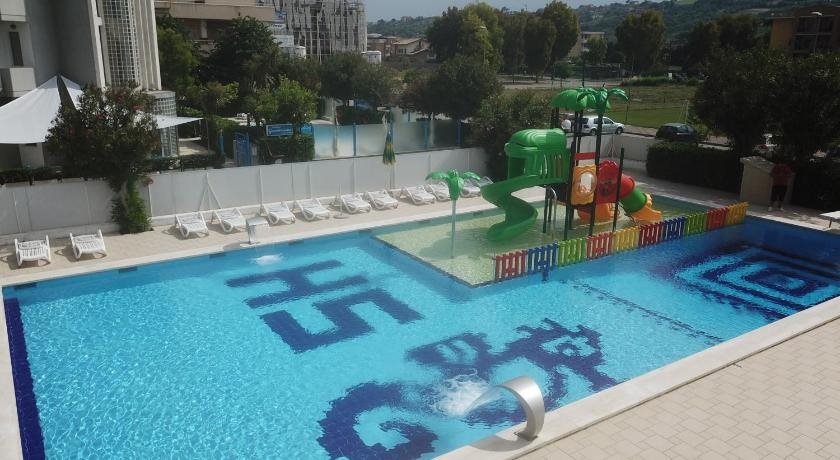 Hotel Smeraldo - carbon neutral hotel in Giulianova