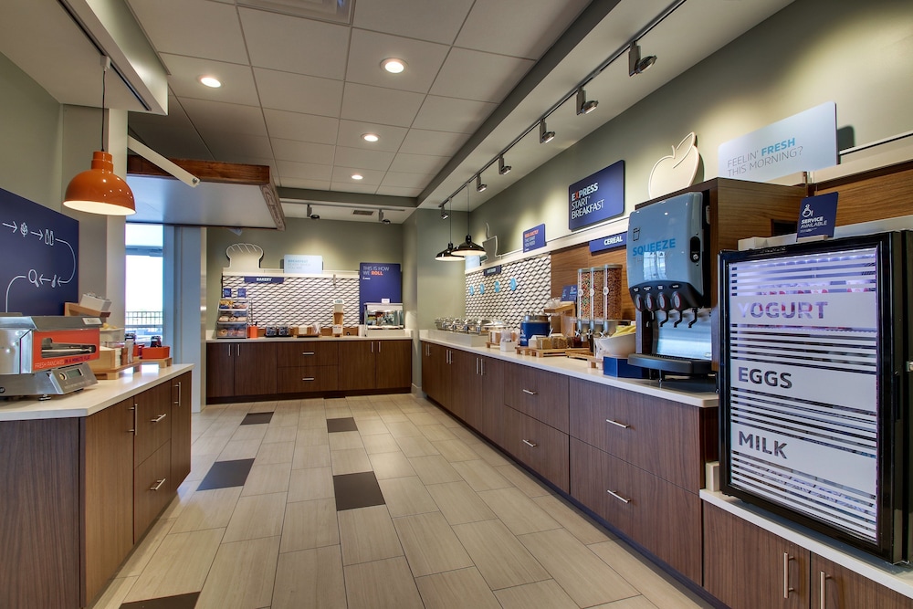Holiday Inn Express & Suites Findlay North by IHG - photo 25