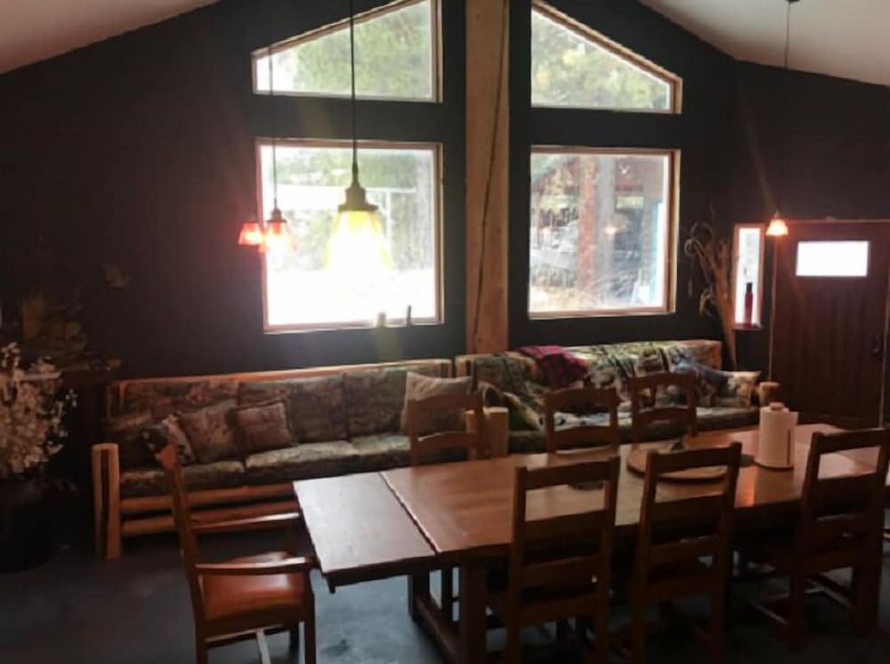 The Last Resort Lodge - photo 15