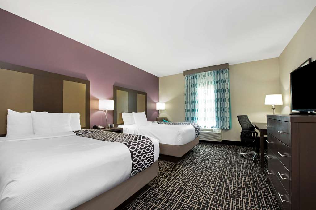 La Quinta Inn & Suites by Wyndham Lake Charles Westlake - photo 14