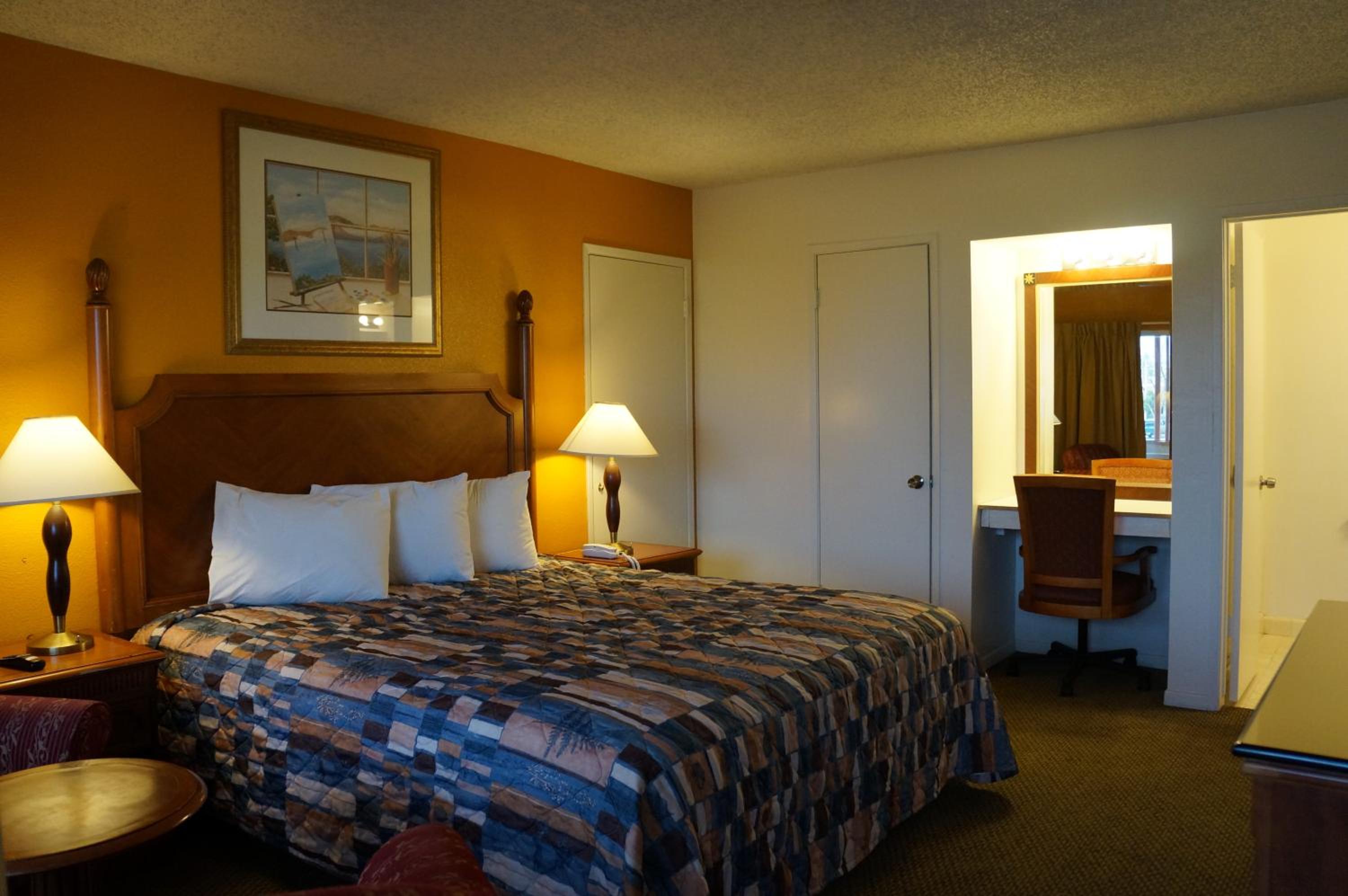 Classic Inn Red Bluff - photo 18