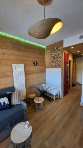 Le Cocon Des Neiges Montgenevre - last minute hotel in Unknown City