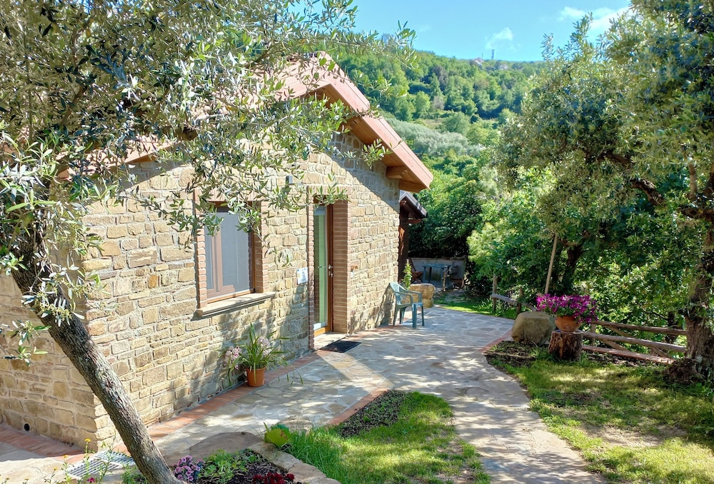 Country House Villa Nigro — 4-Star Luxury Hotel in Laureana Cilento, Italy