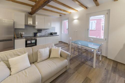Realkasa Canonica Apartment — 4-Star Luxury Hotel in Bologna, Italy