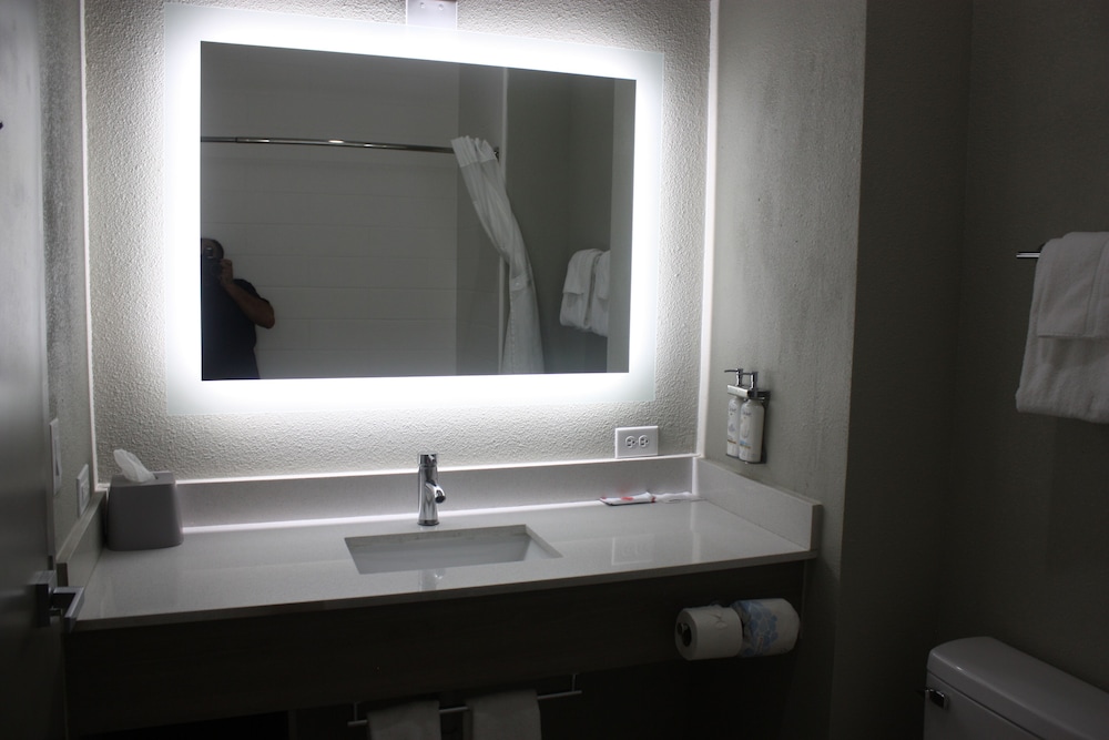 Holiday Inn Express Hotel & Suites Shamrock North by IHG - photo 48