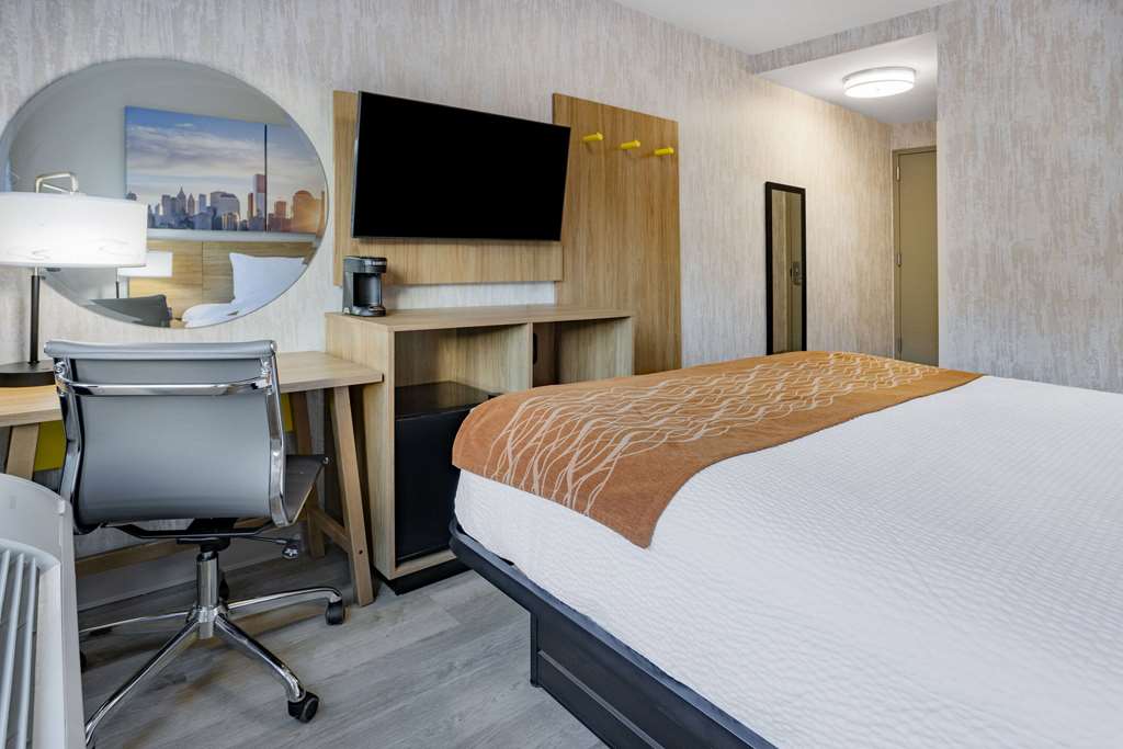 Days Inn by Wyndham Bronx NYC - photo 25
