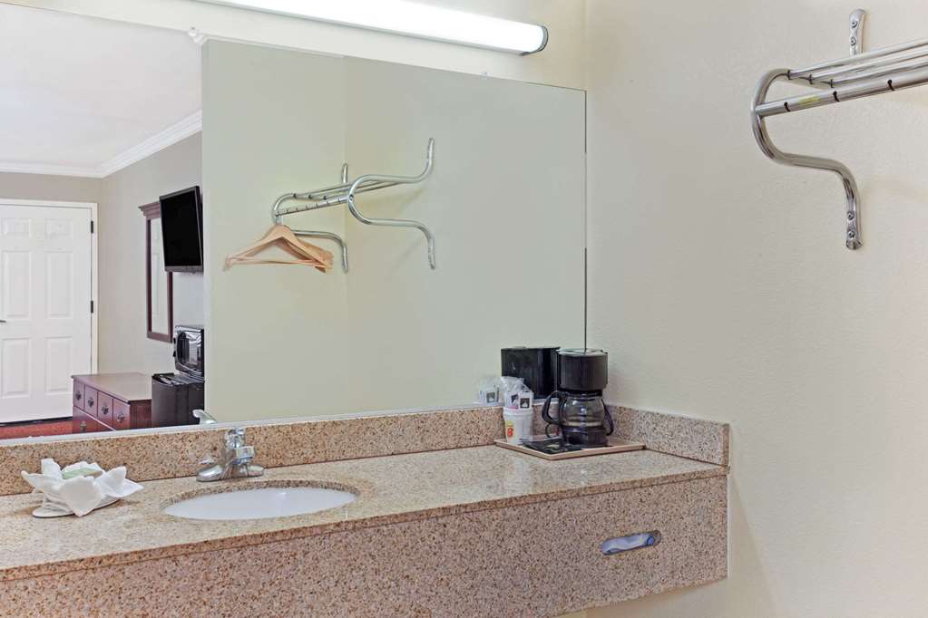 Super 8 by Wyndham North Hollywood - photo 12