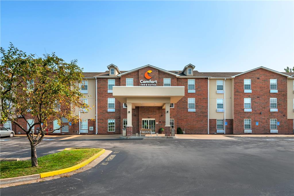 Comfort Inn & Suites Chesterfield St. Louis - photo 2