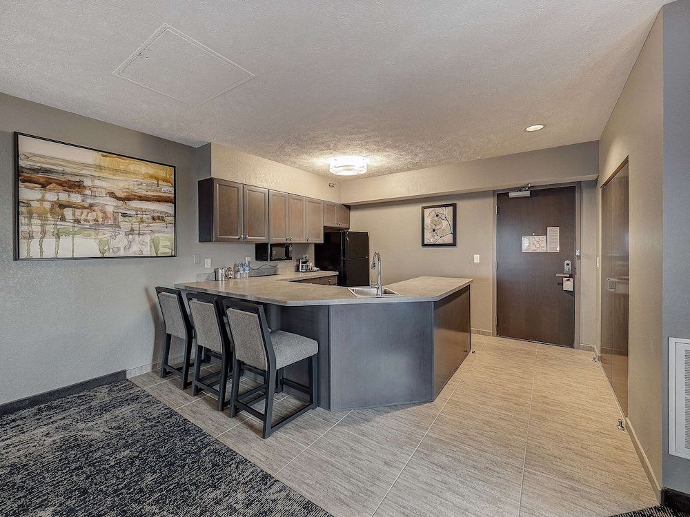 DoubleTree by Hilton Hotel Bloomington - photo 28