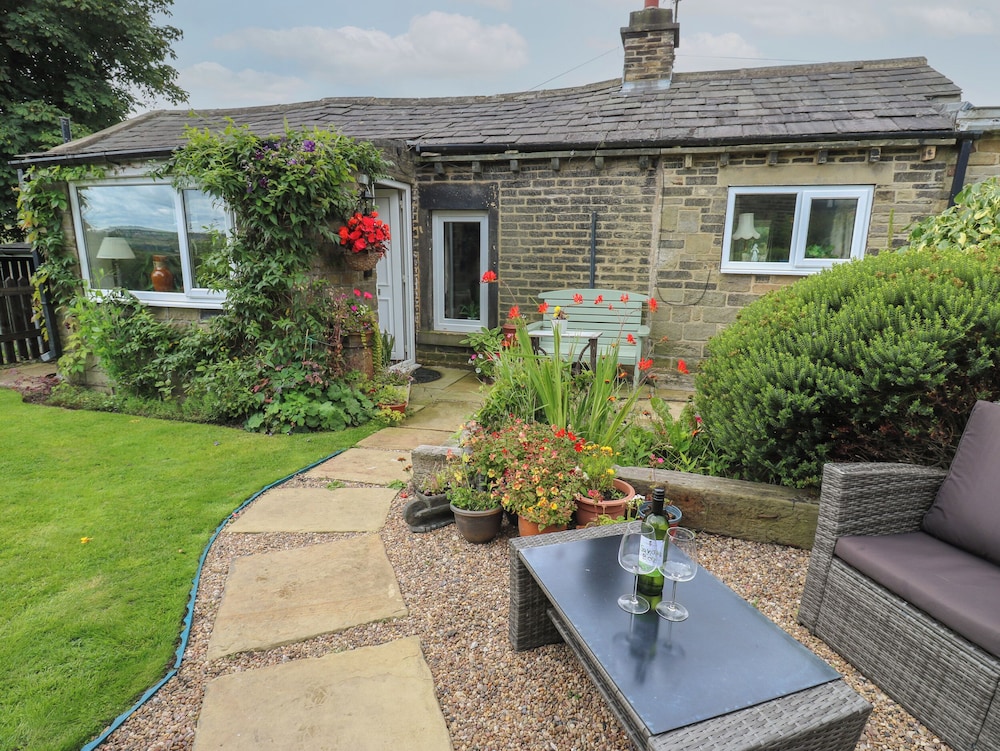 Prospect Cottage — 4-Star Luxury Hotel in Sowerby Bridge, United Kingdom