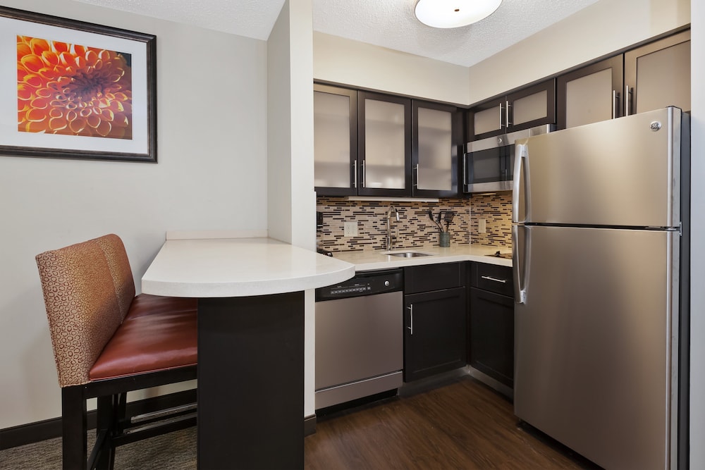 Staybridge Suites Detroit Utica by IHG - photo 24