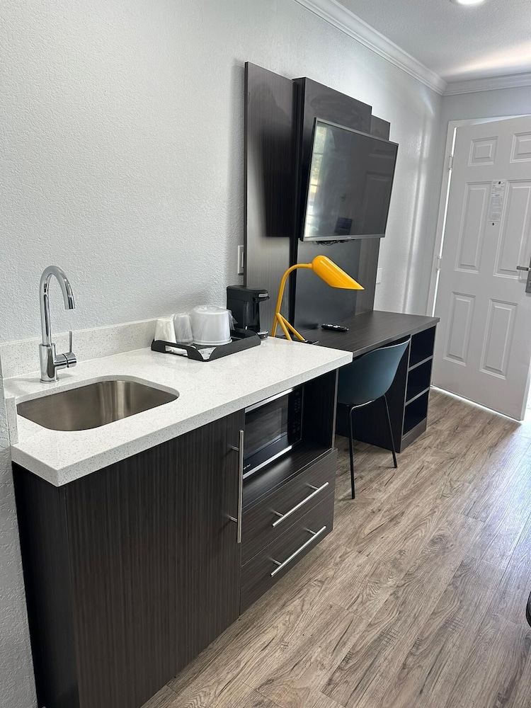 Studio 6 Suites San Ysidro CA San Diego South Bay - photo 16