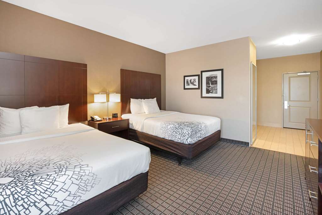 La Quinta Inn & Suites by Wyndham Bellingham - photo 30