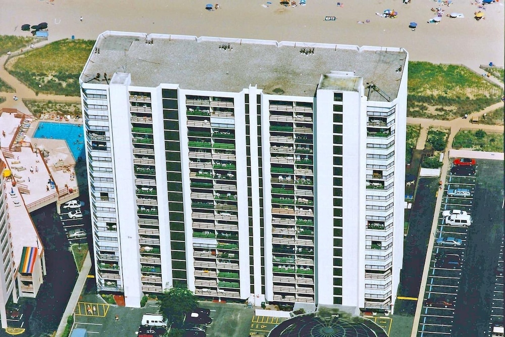 Braemar Towers 412 2 Br Condo in Ocean City, United States