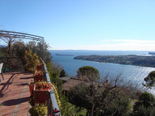 Casale Massina Appartamento Quarzo — 4-Star Luxury Hotel in Salo, Italy