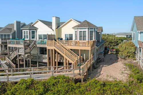Somersets Lighthouse - carbon neutral hotel in Nags Head